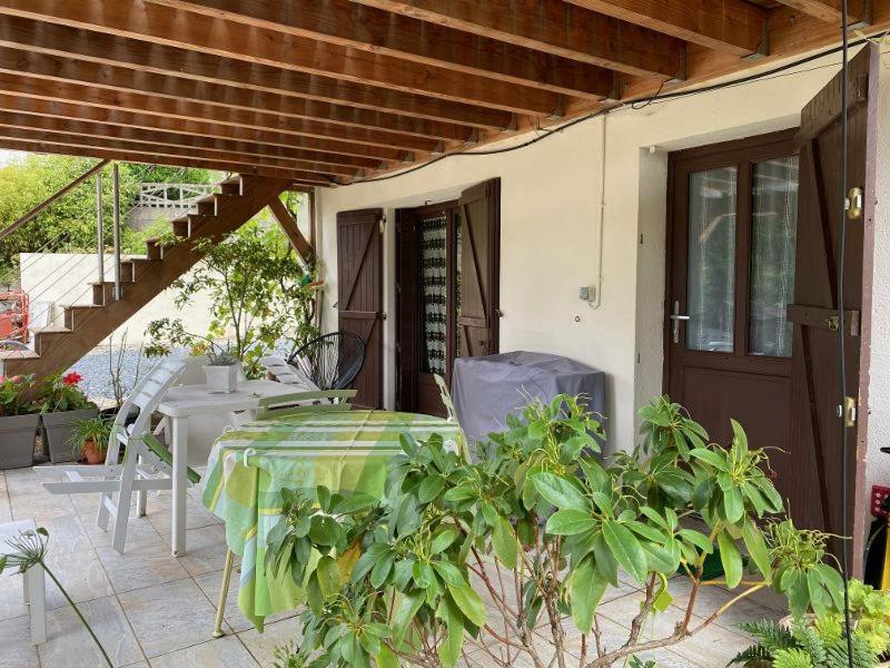 Charmant F1 Avec Terrasse Et Vue Sur Jardin Arbore - Fraicheur Naturelle Du Rez De Jardin - Parking Бельрив-сюр-Алье Экстерьер фото