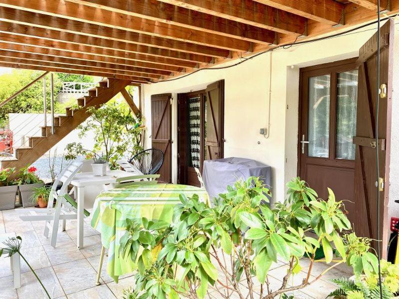 Charmant F1 Avec Terrasse Et Vue Sur Jardin Arbore - Fraicheur Naturelle Du Rez De Jardin - Parking Бельрив-сюр-Алье Экстерьер фото